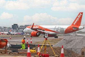 gatwick-taxi-exitway-construction-300x200.jpg