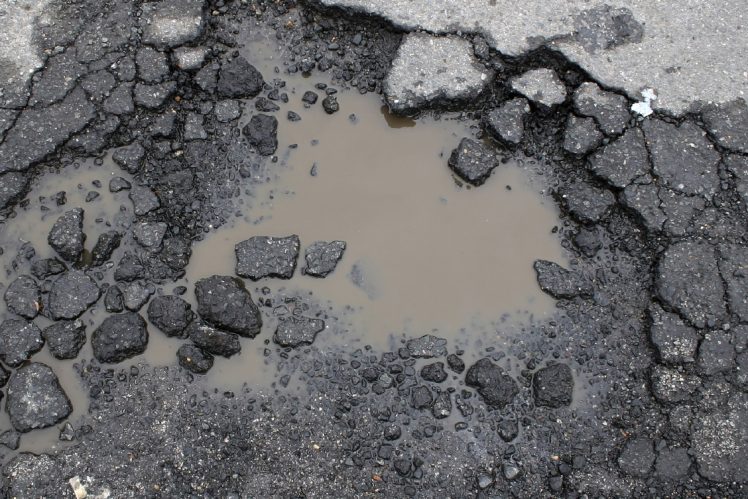 transport_road_pothole_01_071101-748x499.jpg